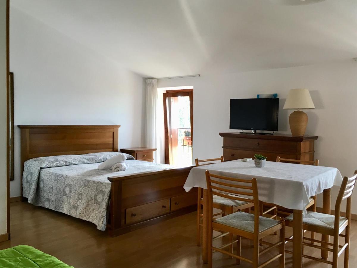 Taverna Affittacamere Gardone Riviera Bagian luar foto