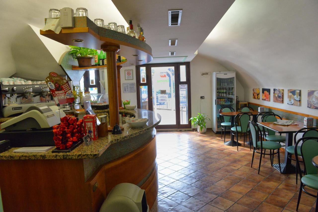 Taverna Affittacamere Gardone Riviera Bagian luar foto