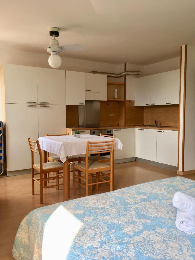 Taverna Affittacamere Gardone Riviera Bagian luar foto