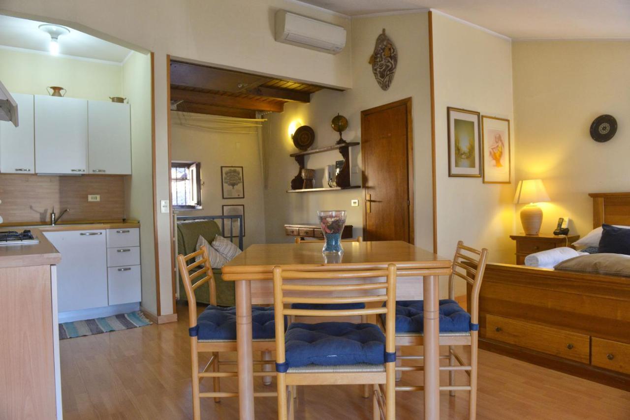 Taverna Affittacamere Gardone Riviera Bagian luar foto
