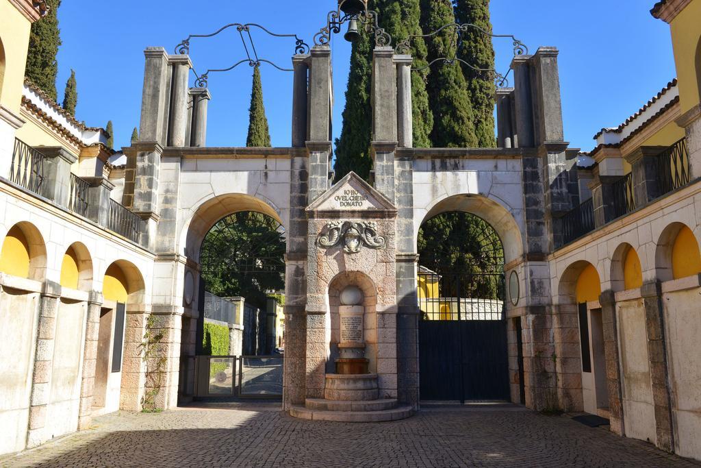 Taverna Affittacamere Gardone Riviera Bagian luar foto